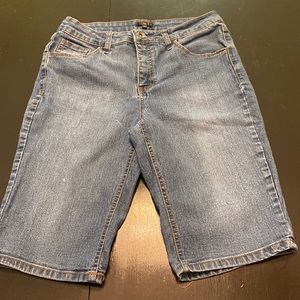 HANNAH JEAN SHORTS SIZE 6